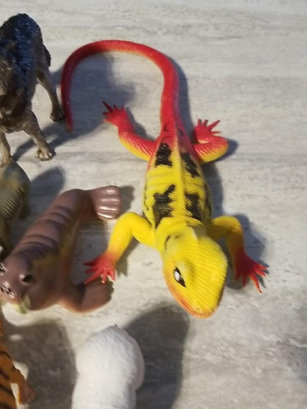 Mixed Animal Figurine Lot - Colorful Animals - Picture 7 of 7